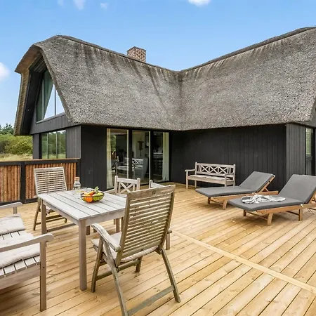 Reiko - 1-5km From The Sea By Interhome *