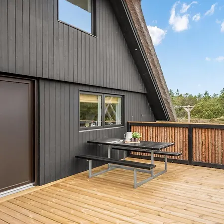 Reiko - 1-5km From The Sea By Interhome *