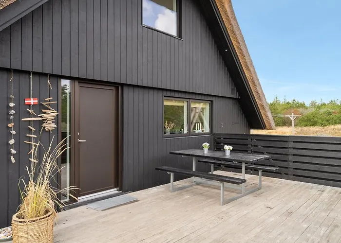 Semesterbostad Reiko - 1-5km From The Sea By Interhome