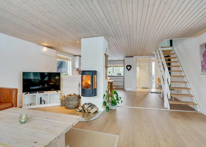 Reiko - 1-5km From The Sea By Interhome